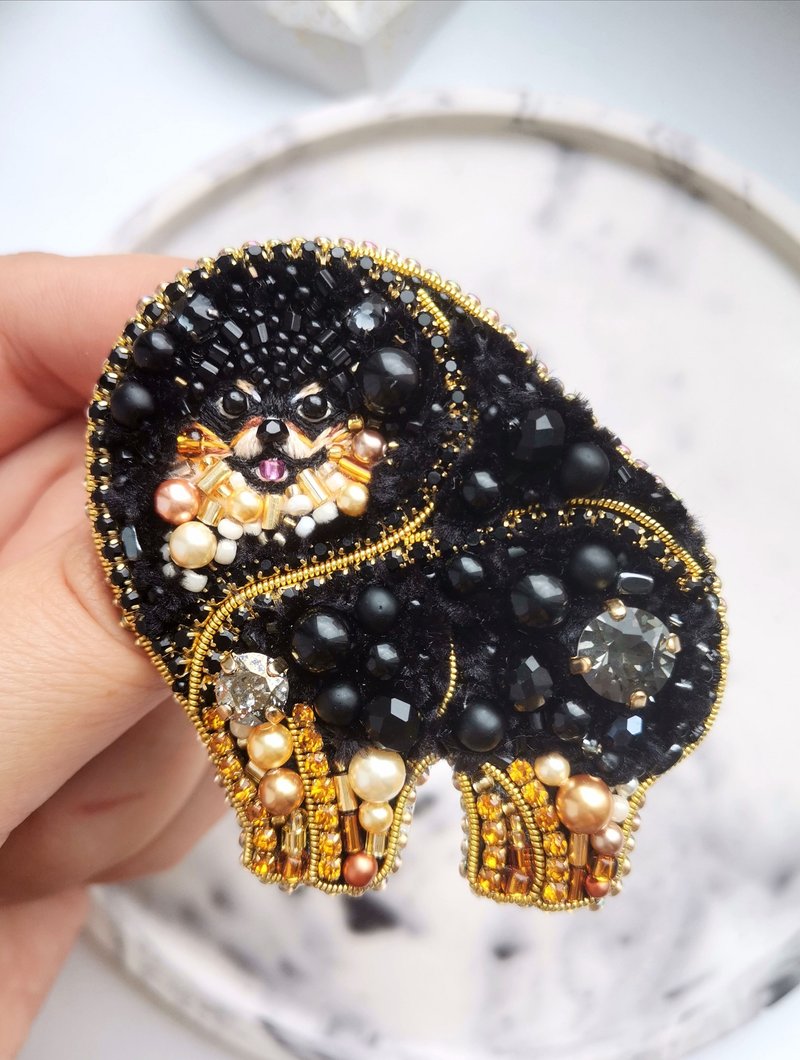 Pomeranian jewelry brooch beaded, pet portrait brooch - 胸针 - 玻璃 黑色