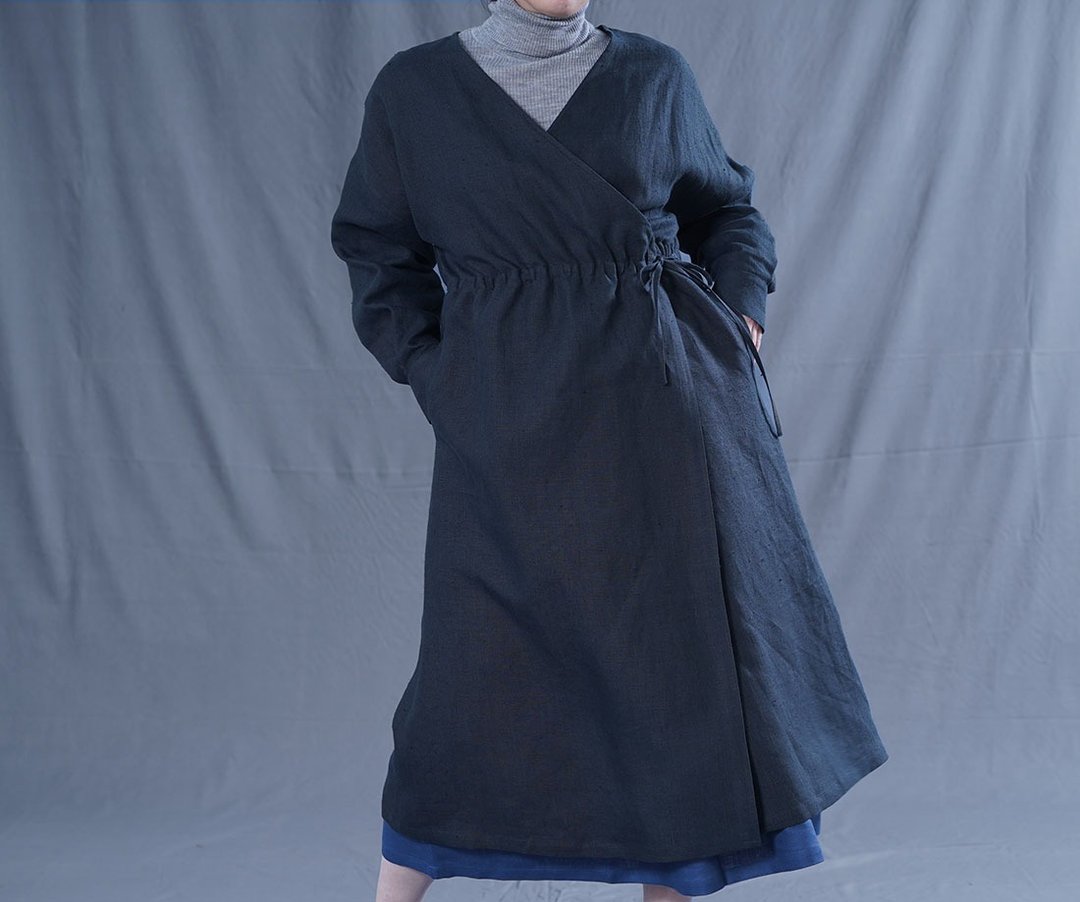 wafu 純亞麻洋裝 Linen cache coeur design dress / long sleeve / light black a005e-ibg2 - 洋装/连衣裙 - 亚麻 黑色
