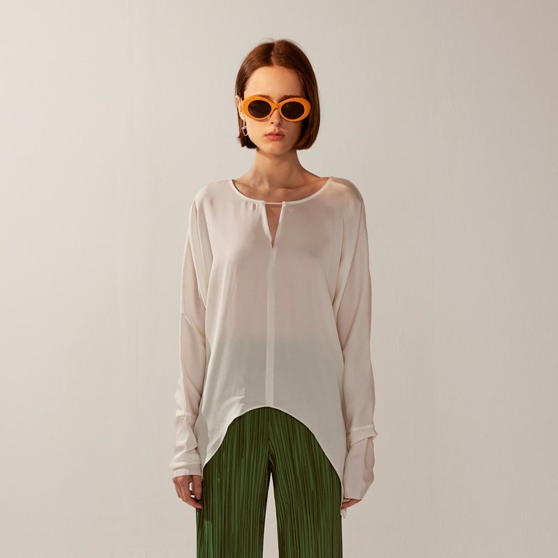 AVVJOY | 桑蠶絲V領簍空不規則蝙蝠袖上衣 - 女装上衣 - 其他材质 