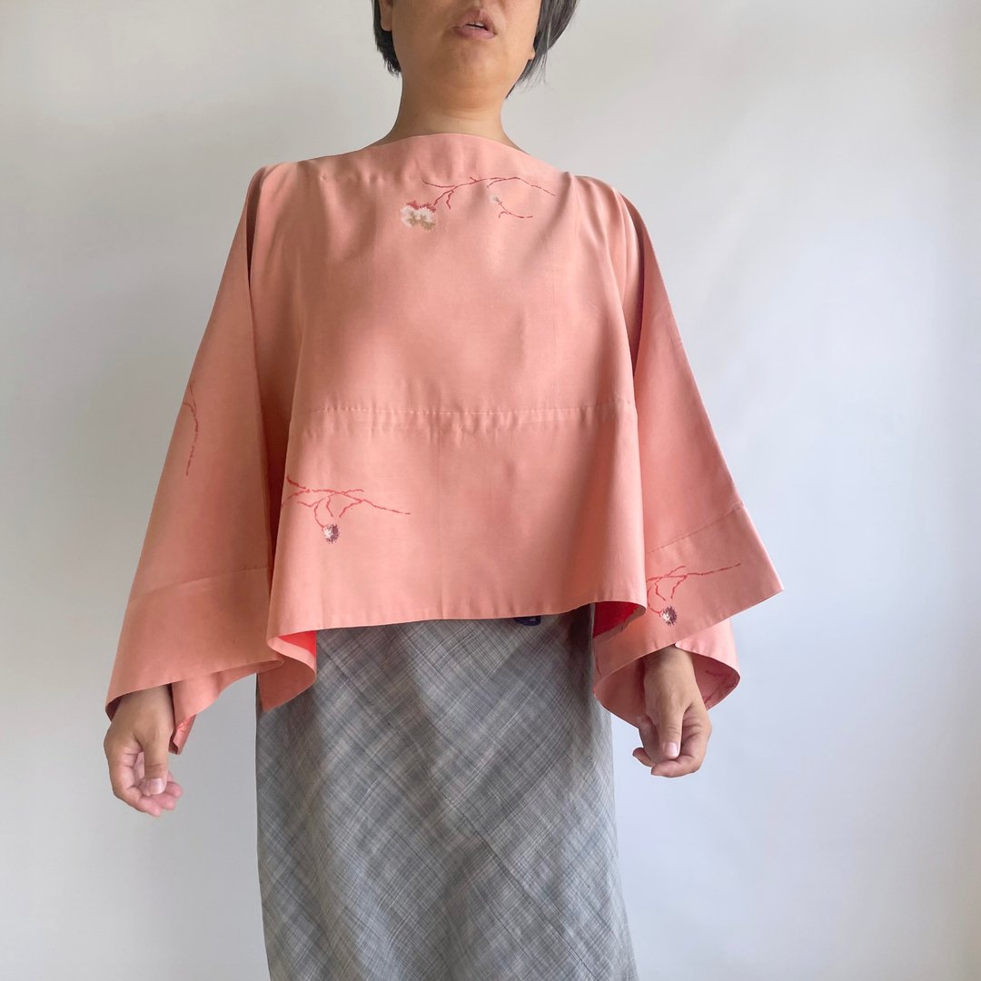【独一无二】丁字形两穿套头衫 - 丝绸和服布料 桃色带花 - 女装上衣 - 丝．绢 粉红色