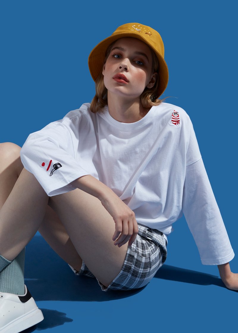 (男女皆可) 红色猫咪刺绣 白色长袖弹性棉上衣 - 男装上衣/T 恤 - 其他材质 白色