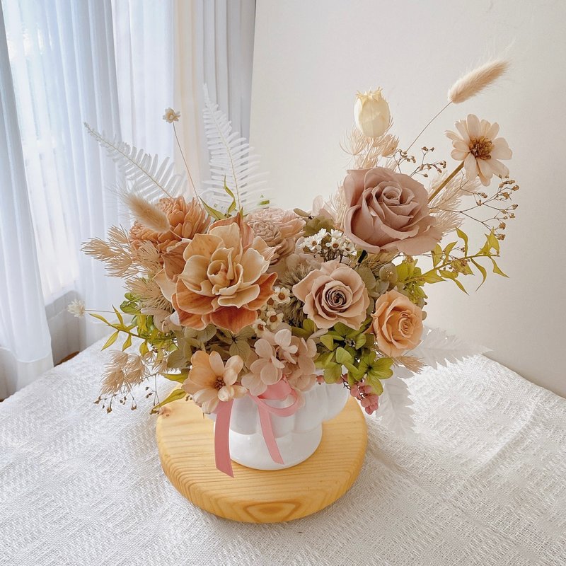 桦坊/定制化礼物/永生花桌花/入厝花礼/开幕花礼/冠军杯 - 干燥花/捧花 - 植物．花 