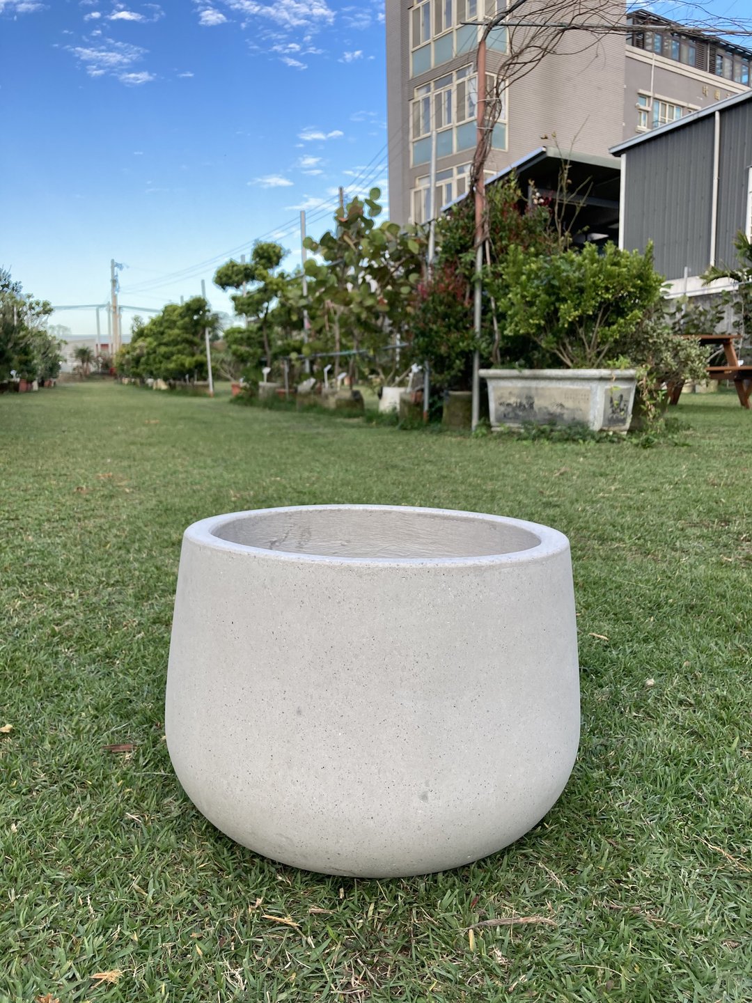 【盆器】水泥矮瓮盆(白/黑/浅灰)|依时价,请洽客服 - 花瓶/陶器 - 水泥 白色