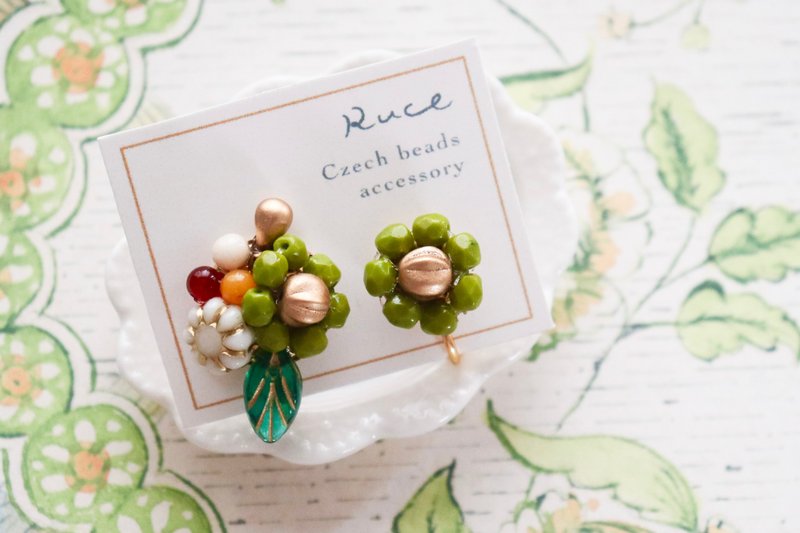 森之果实・绿意果实花束耳环 ( 捷克玻璃珠 ) - 耳环/耳夹 - 玻璃 绿色
