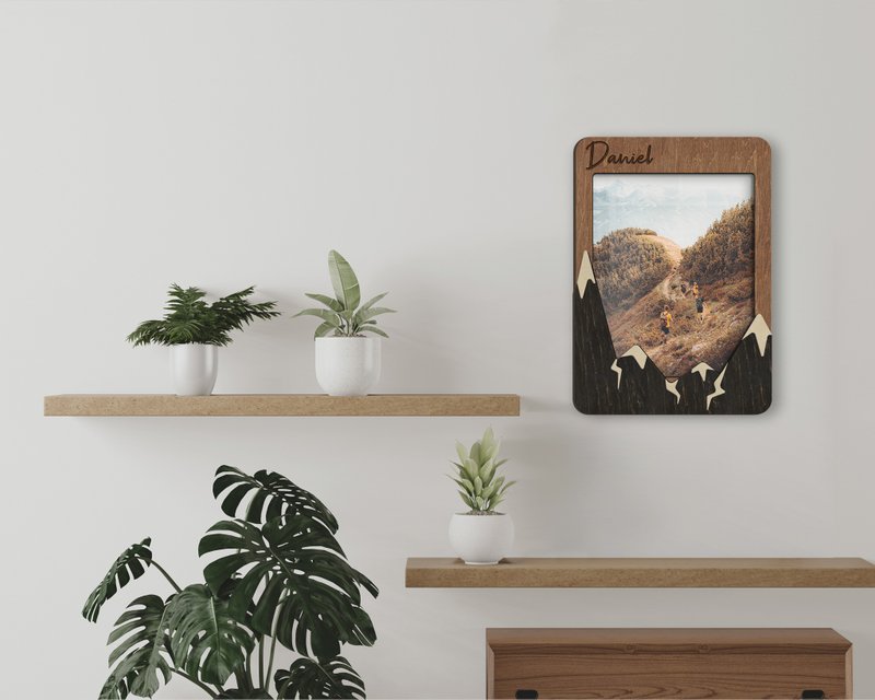 Personalized vertical mountain photo frame Single 20x25cm engraved wooden frame - 画框/相框 - 木头 咖啡色