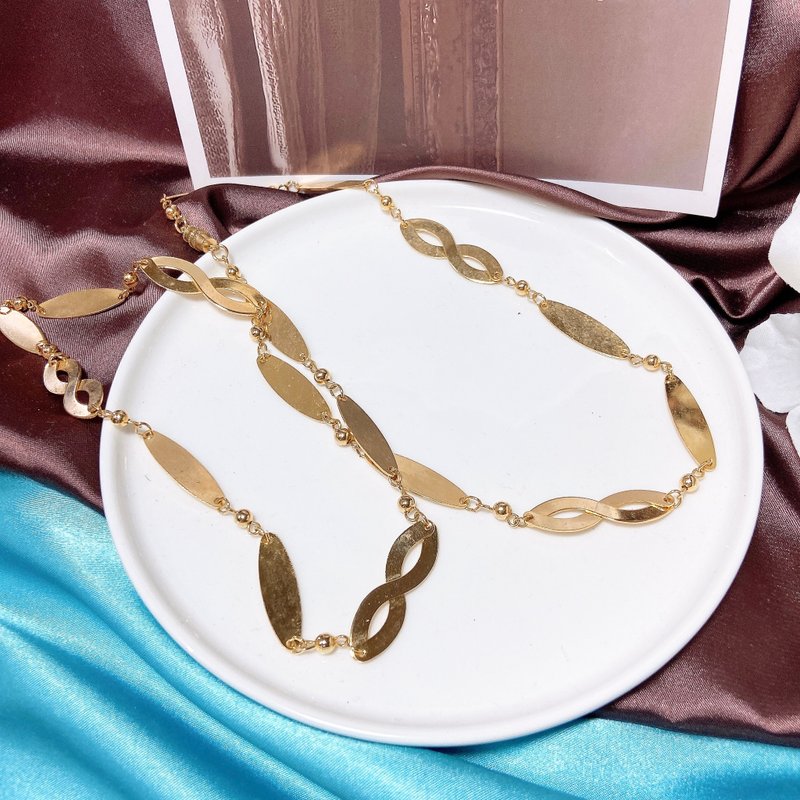 【西洋古董饰品】优雅气质感小珠拼接椭圆篓空造型感 长项链 - 项链 - 贵金属 金色