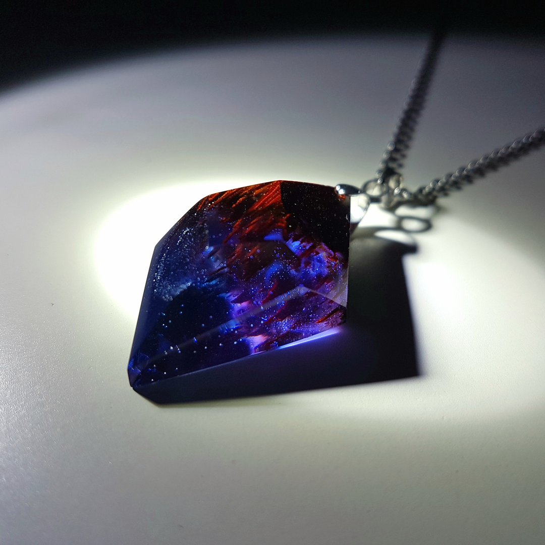 红酸枝木夜光迷幻星河不规则切面项链 - 项链 - 树脂 紫色
