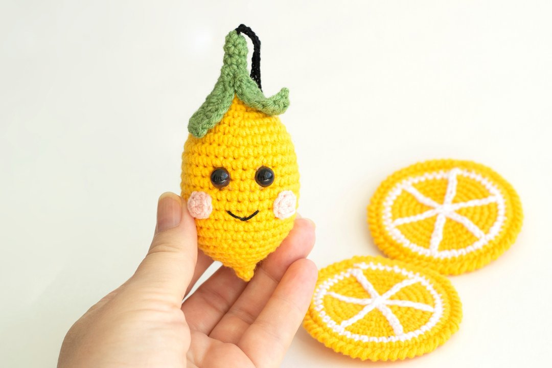 Crochet lemon car accessories, rear view mirror charm, pendant, 平安車掛, 针织玩具 汽車用品 - 吊饰 - 棉 黄色