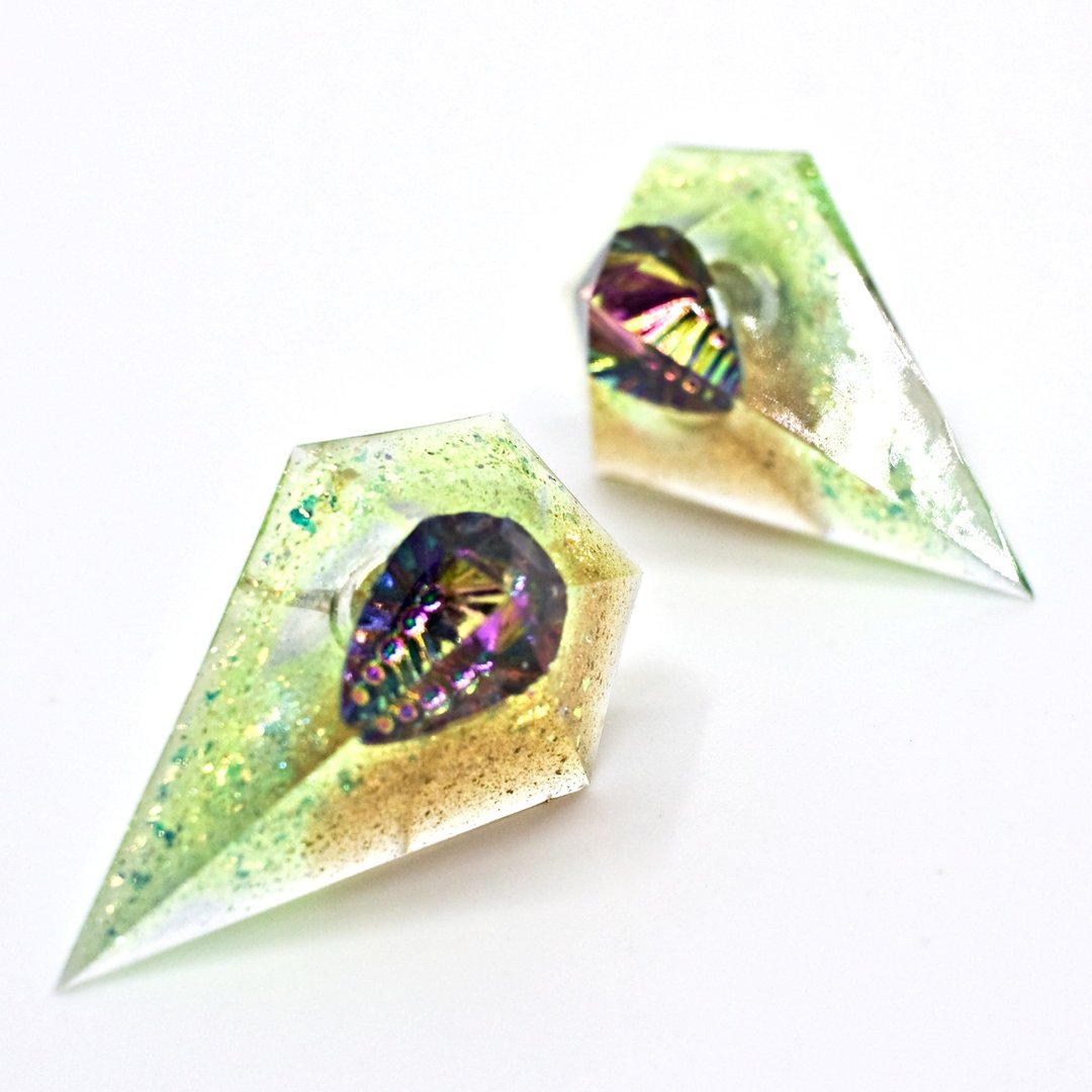 Acute Pentagon Earrings (Super Lime) - 耳环/耳夹 - 树脂 多色