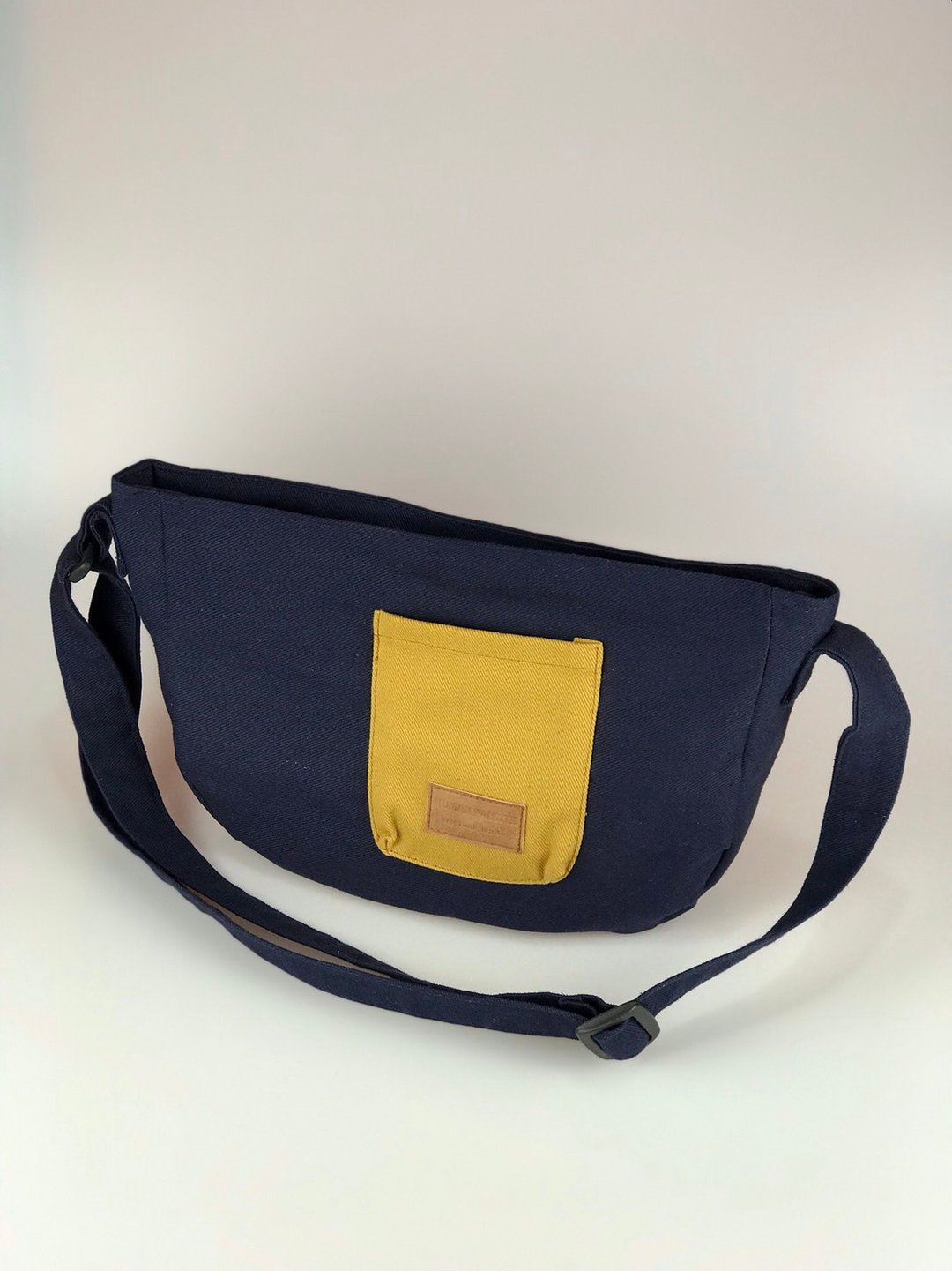 blue shoulder bag - 侧背包/斜挎包 - 其他材质 蓝色