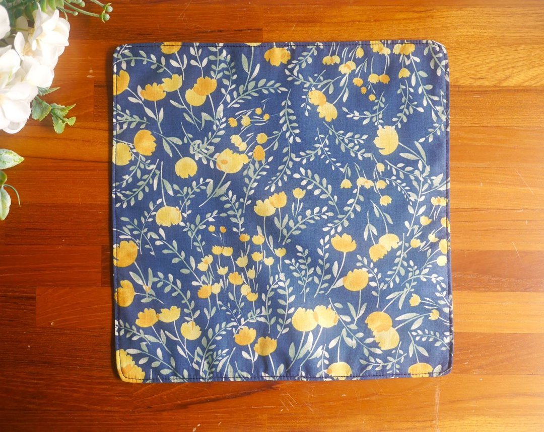 日本纯棉手帕 = 晕染花朵 = 藏青 (共4色) - 手帕/方巾 - 棉 