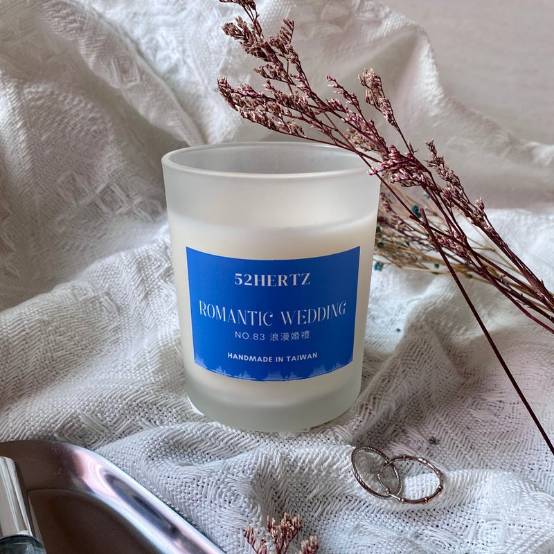 NO.83 浪漫婚礼/天然大豆香氛蜡烛150g 花香系列 - 蜡烛/烛台 - 精油 黑色