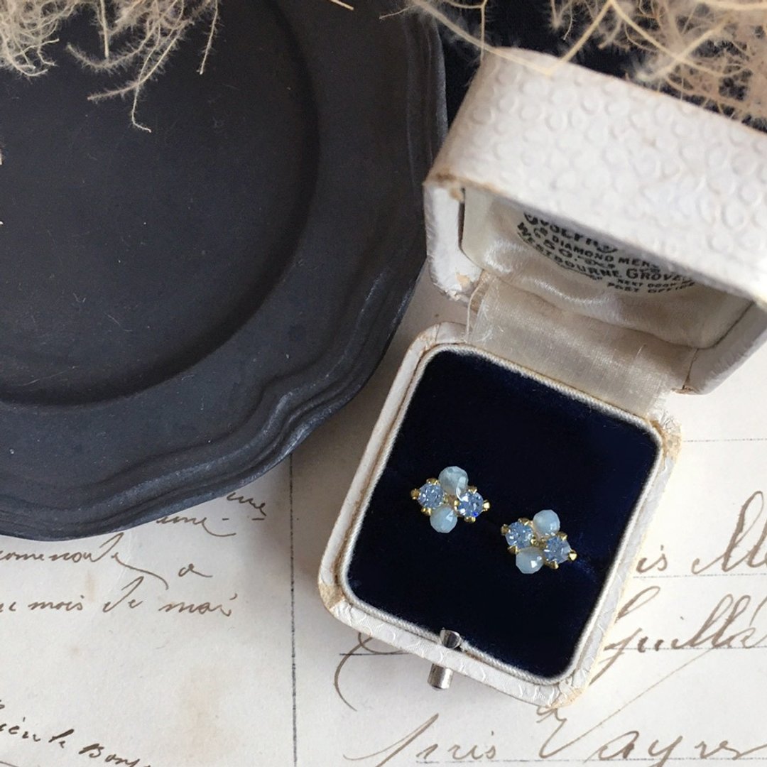March birthstone / 14kgf Aquamarine and vintage glass stone square bijou pierced earrings OR non-hole pierced earrings Ear needles / earrings - 耳环/耳夹 - 宝石 蓝色