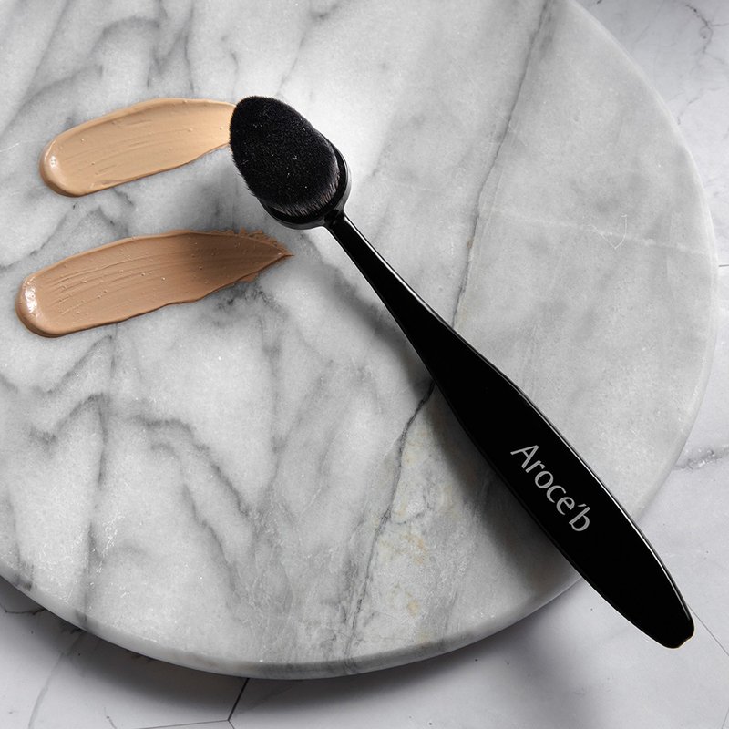 【神刷】一抹奶油轻透无痕刷 - 彩妆刷具/镜子/梳子 - 塑料 