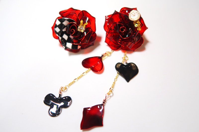 Miss Paranoid偏执狂小姐 红心皇后的玫瑰不对称树脂耳环 925银针 - 耳环/耳夹 - 其他材质 红色
