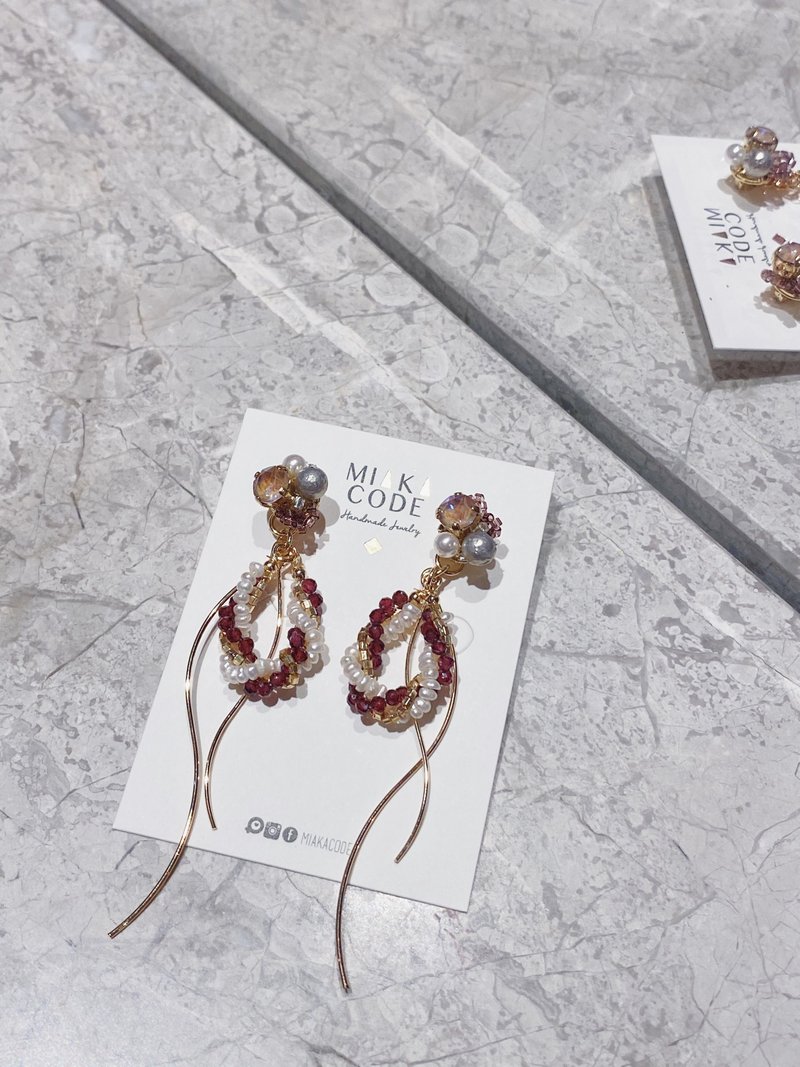 (紫色系)闺蜜礼物 多种戴法 手工串珠 施华洛水晶棉棉珠 超闪耳 - 耳环/耳夹 - 其他材质 紫色