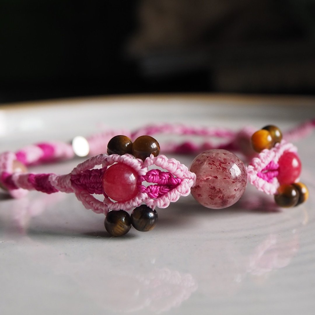Macrame friendship bracelet Stone color Butterfly Collection - 手链/手环 - 石头 粉红色