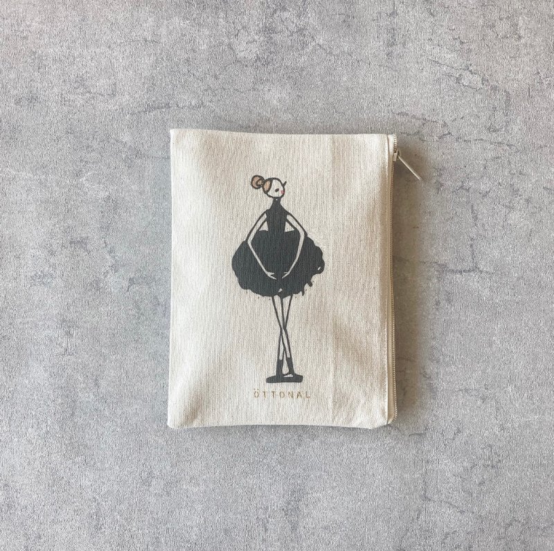 Black Ballerina Flat Cotton Pouch - 化妆包/杂物包 - 棉．麻 白色