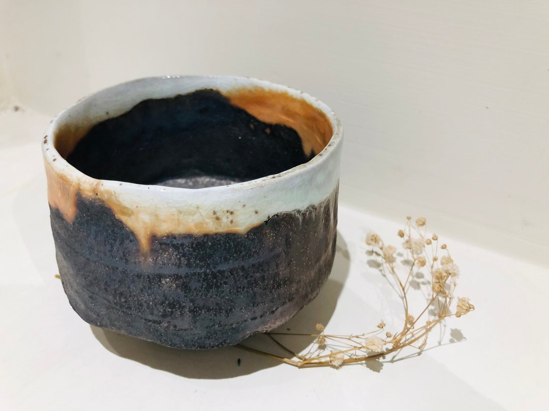 柴烧茶碗 手工制作 苗栗窑烧制 独一无二 山里山外 手捏茶碗 - 茶具/茶杯 - 陶 咖啡色