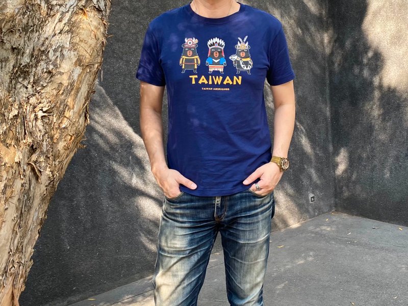 MILU台湾故事T-Shirt / 喔熊原住民款 / 短袖T恤 / 纯棉台湾制 - 男装上衣/T 恤 - 棉．麻 白色