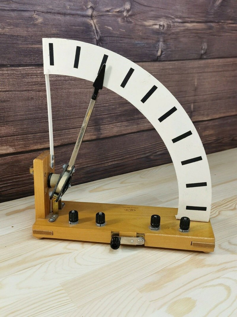 Electrical exhibit demonstrating of electricity Induction ammeter voltmeter USSR - 其他 - 木头 黑色
