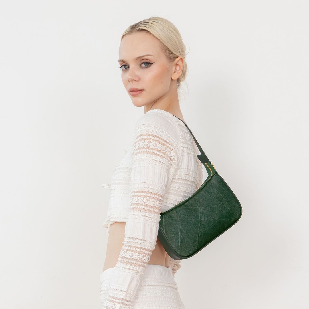 กระเป๋าสะพายข้าง สีเขียว (Mila bag) 斜背包/ 单肩包 军绿 - 其他 - 植物．花 绿色