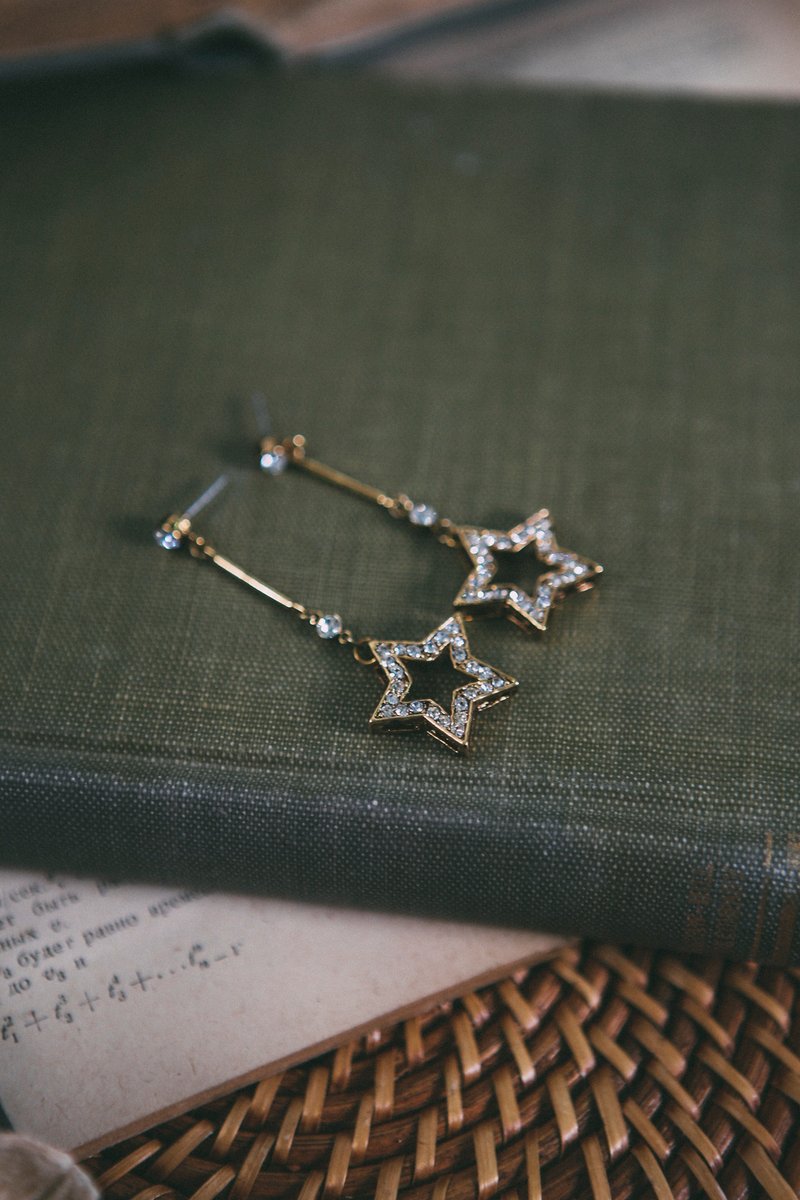 COR-DATE-星星摇曳耳环 - 耳环/耳夹 - 其他材质 