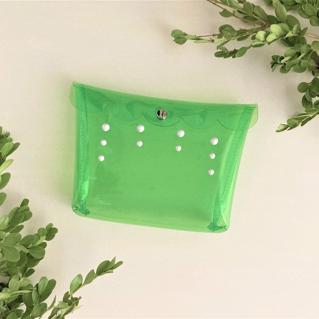 Scallop Clear Italian Studded Flap Pouch Grass Green - 化妆包/杂物包 - 其他材质 绿色
