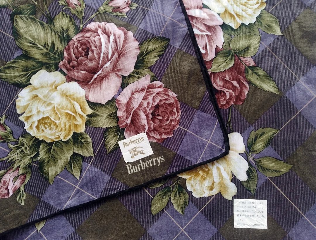 Burberry Vintage Roses  Handkerchief Women Scarf 21.5 x 21inches - 手帕/方巾 - 棉．麻 紫色