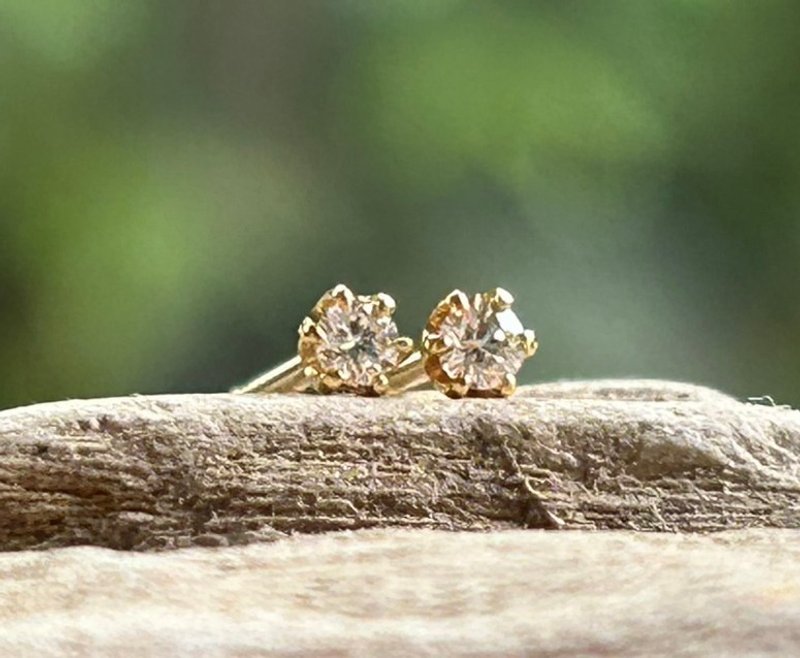 天然钻石 K18黄K金耳环 0.05克拉 TWT - 耳环/耳夹 - 其他金属 金色