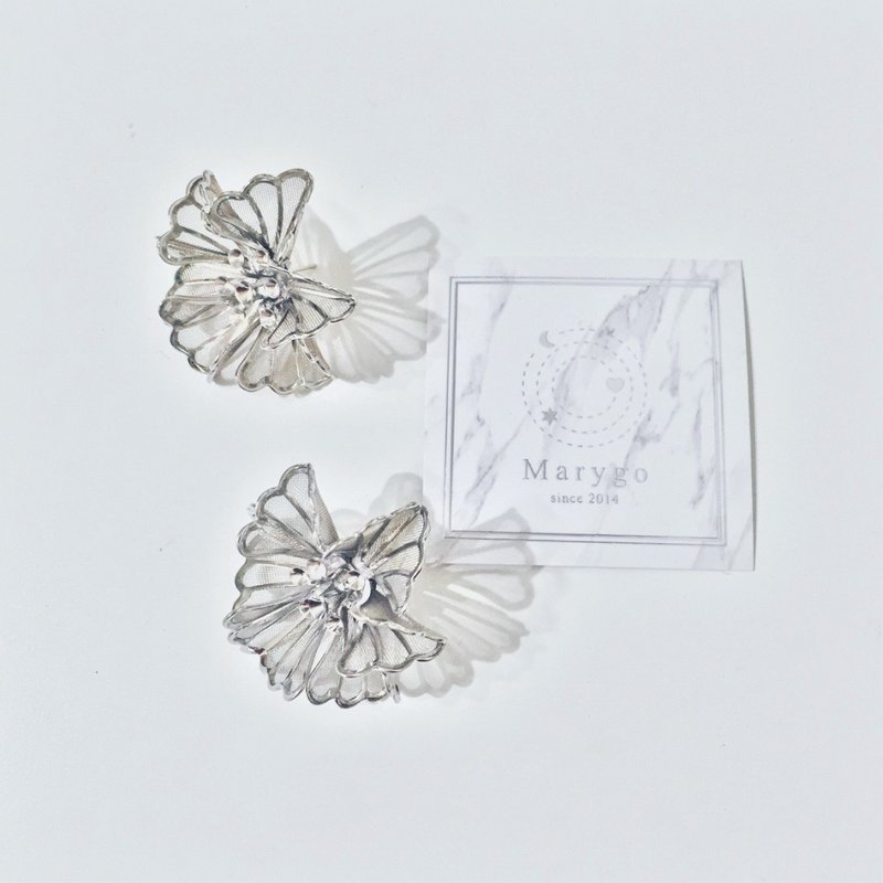 Marygo 立体折花1.0 耳环 - 耳环/耳夹 - 其他金属 银色