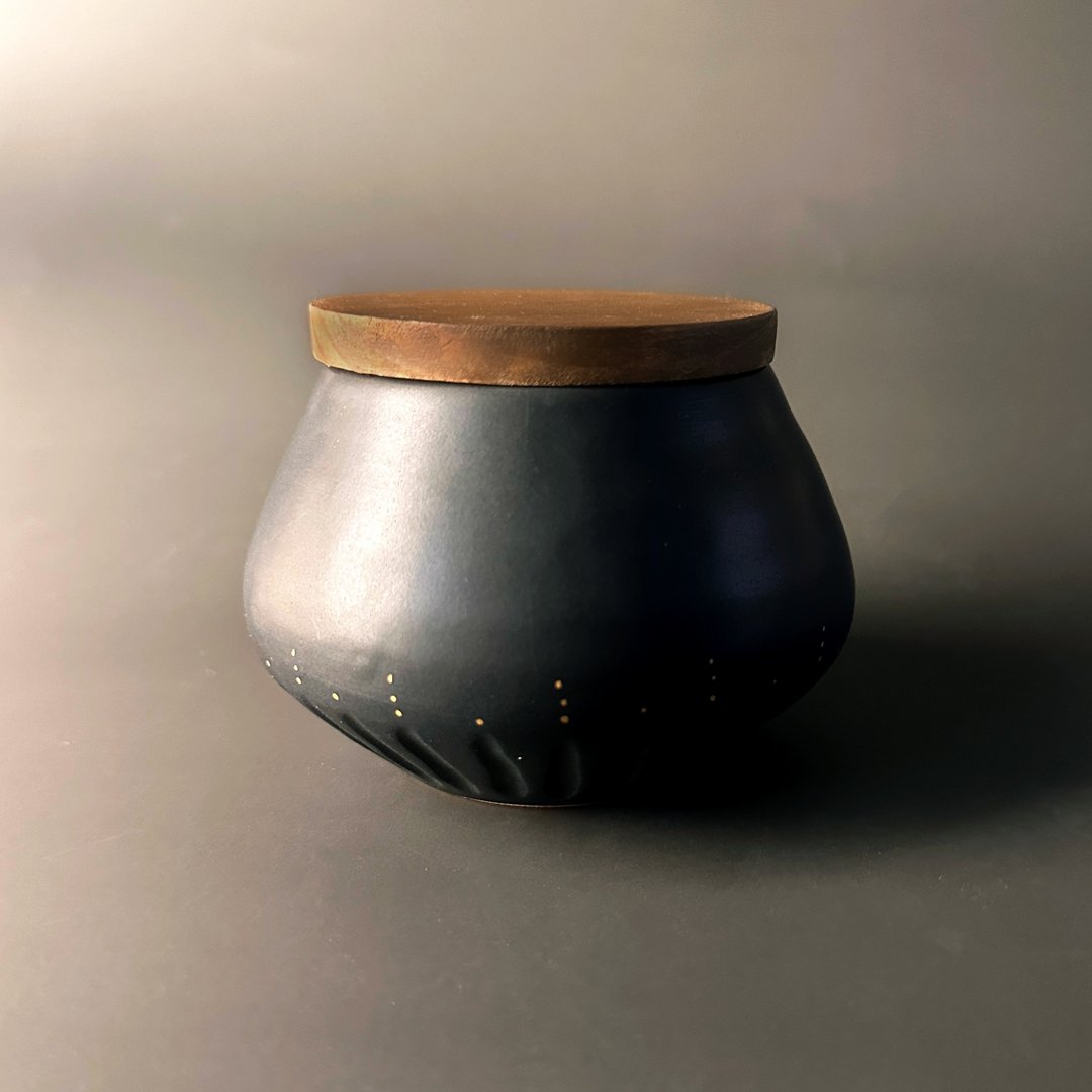 【有一点光的晚上】手作 茶仓 收纳罐 厨房用品 情人 生日 礼物 - 收纳用品 - 陶 黑色