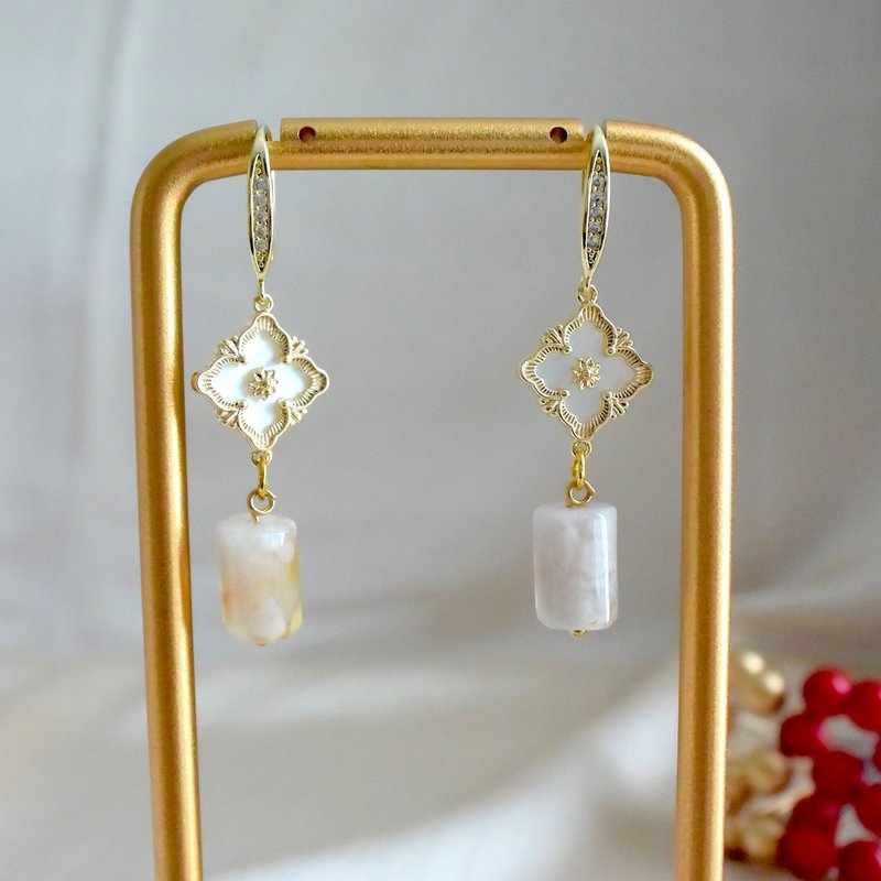 由贝壳和樱桃玛瑙制成的古董耳针 - 耳环/耳夹 - 半宝石 粉红色