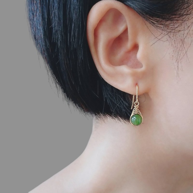 小号碧玉 和田玉 Herringbone 编织坠 14Kgf 包金耳环 地中海之眼 - 耳环/耳夹 - 玉石 绿色