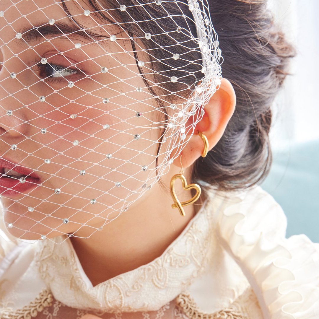 Hand-written heart earrings (GOLD) - 耳环/耳夹 - 其他金属 金色