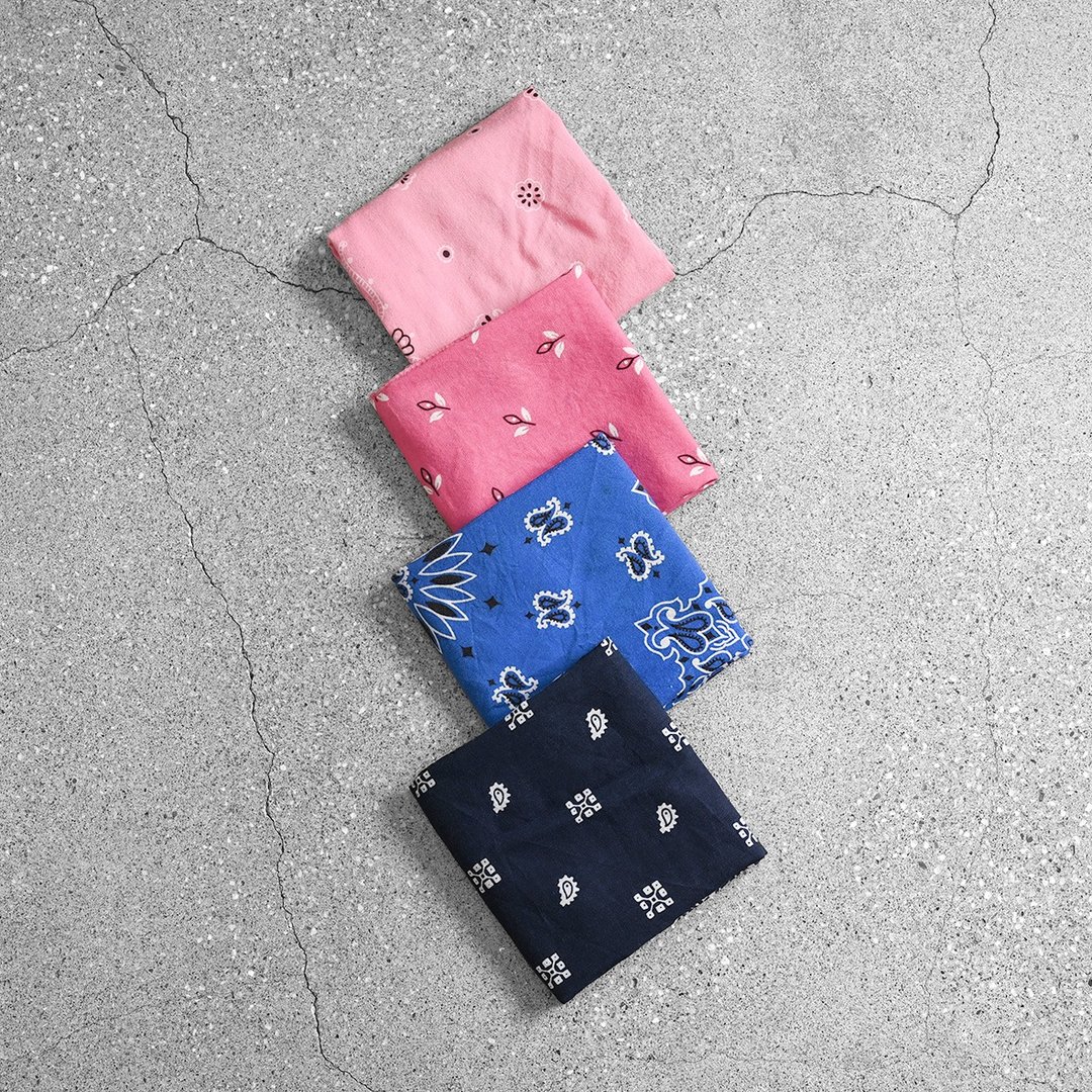 Vintage Bandana 美式方巾 / 古着方巾、方巾穿搭、古着变形虫 - 手帕/方巾 - 棉 紫色