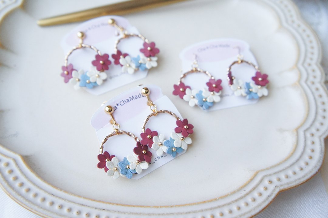 Flower half wreath dull color Clip-On or earrings - 耳环/耳夹 - 真皮 粉红色