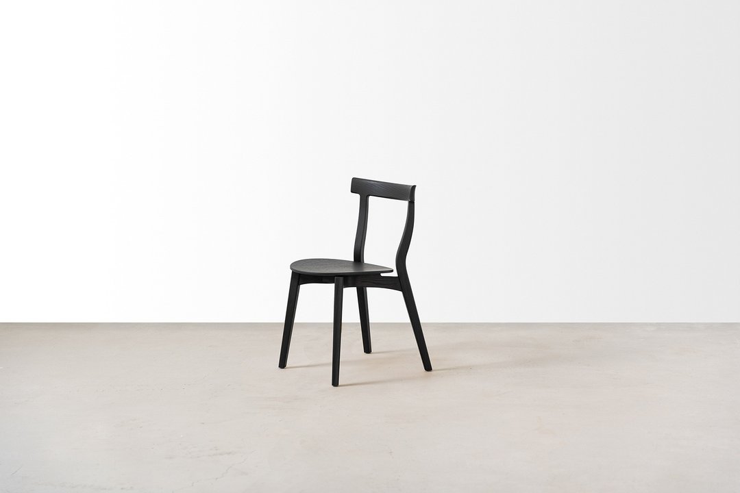 燕椅 Hirundo Chair / 雾黑梣木 - 椅子/沙发 - 木头 黑色