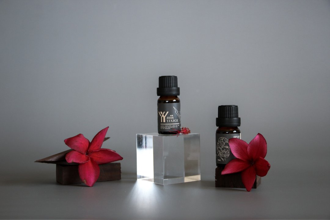 玫瑰水仙|感受麝香与水仙交织|迷人皮革香调【 10ml  香氛 】 - 香薰/精油/线香 - 精油 金色