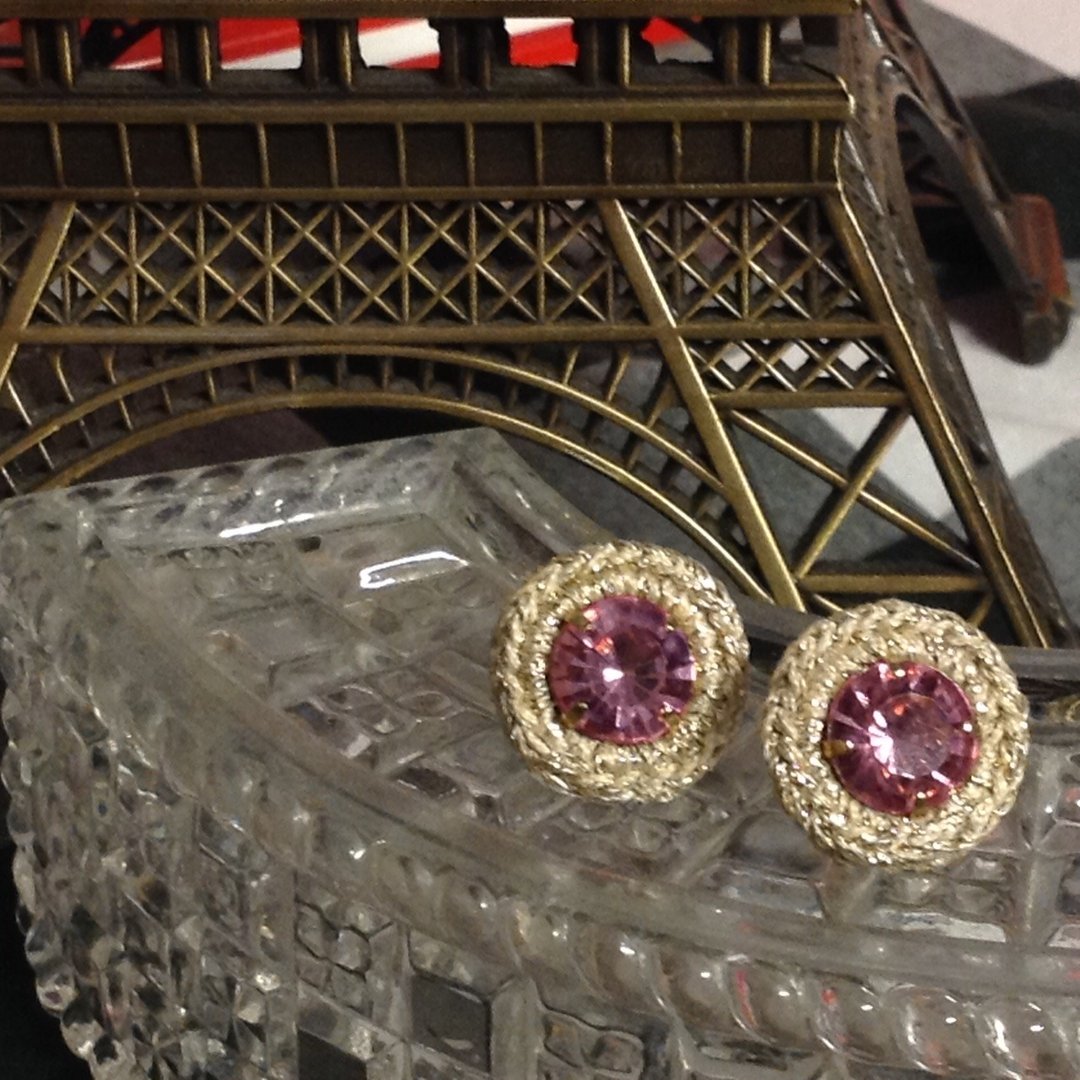 Boucles d'oreilles bijoux rond antique pink - 耳环/耳夹 - 塑料 粉红色