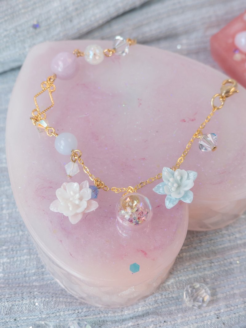 ZODIAC: 天鹅座 ✕ 白羽 / 思念曲手制黏土花镀14K金S925水晶手链 - 手链/手环 - 粘土 白色