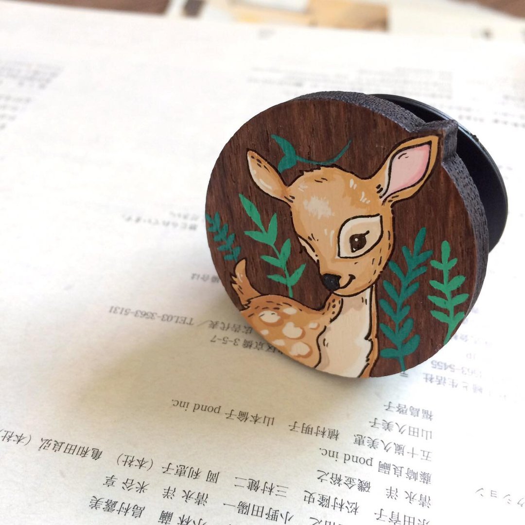 Wooden griptok deer - 手机座/防尘塞 - 木头 橘色