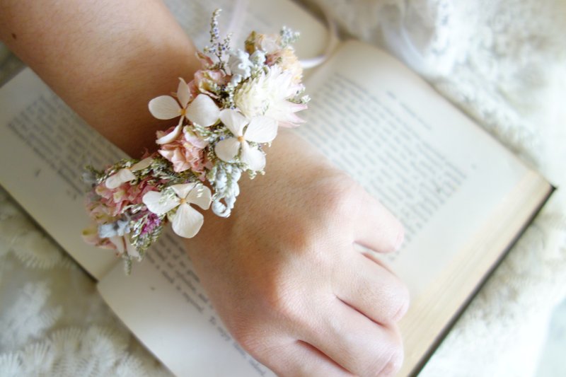 婚礼花饰系列~优雅粉手腕花/伴娘/闺蜜/新娘手腕花 - 手链/手环 - 植物．花 粉红色