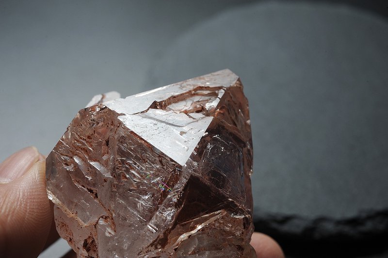 金字塔型红泥骸骨   矿石/水晶/灵修/开运/招财/破煞/防小人 - 摆饰 - 水晶 