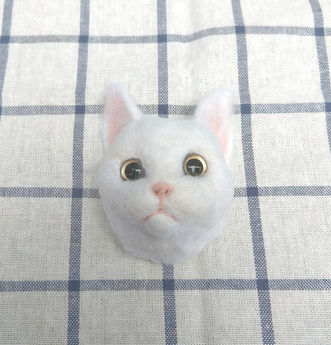 羊毛毡 猫猫 白猫 猫头 胸针 拟真 宠物 定制化 植毛款 半个头 - 胸针 - 羊毛 白色