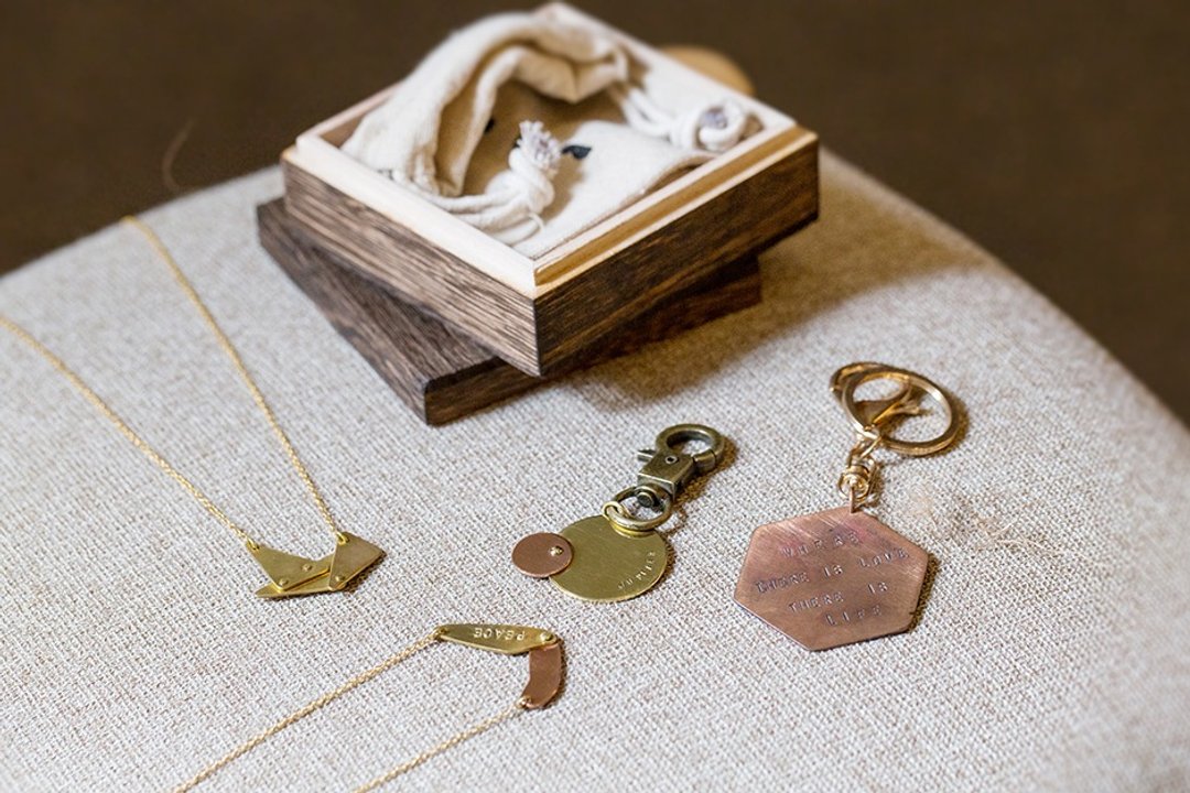 刻字钥匙圈 / 铆钉项链 necklace / keychain - 钥匙链/钥匙包 - 其他金属 金色