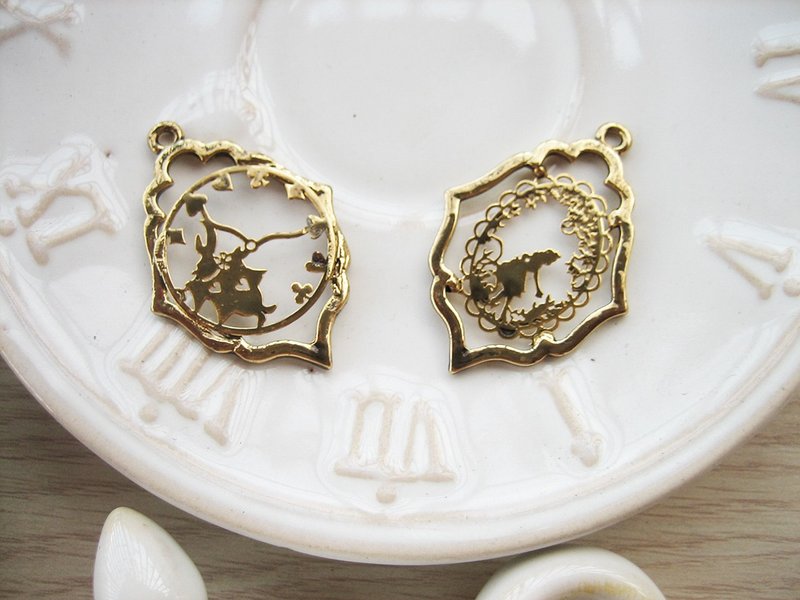 爱丽丝镂空系列--Alice与时钟兔 彩版号角兔剪影镂空耳环 - 耳环/耳夹 - 铜/黄铜 金色