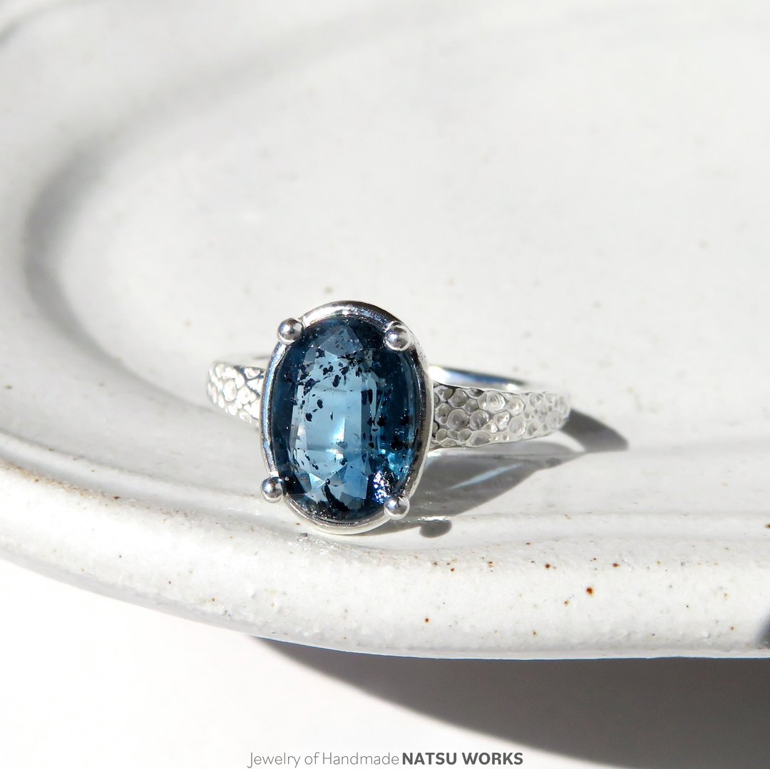 缀织蓝晶石戒指 / blue Moss Kyanite Ring 258 - 戒指 - 宝石 蓝色