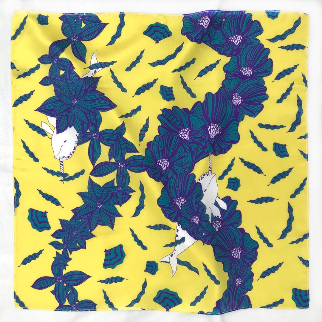 Silk Scarf 独角鲸花丛捉迷藏 手绘丝巾 | 黄蘖・菖蒲色 - 丝巾 - 丝．绢 黄色