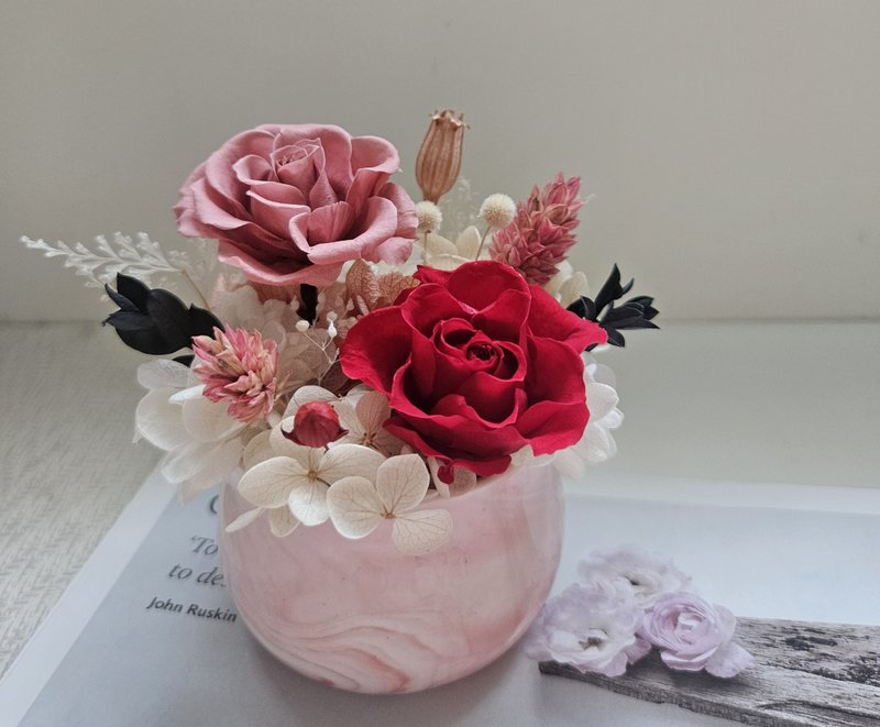红粉永生小桌花 温柔甜美 永生玫瑰花礼 干燥花礼 - 干燥花/捧花 - 植物．花 粉红色